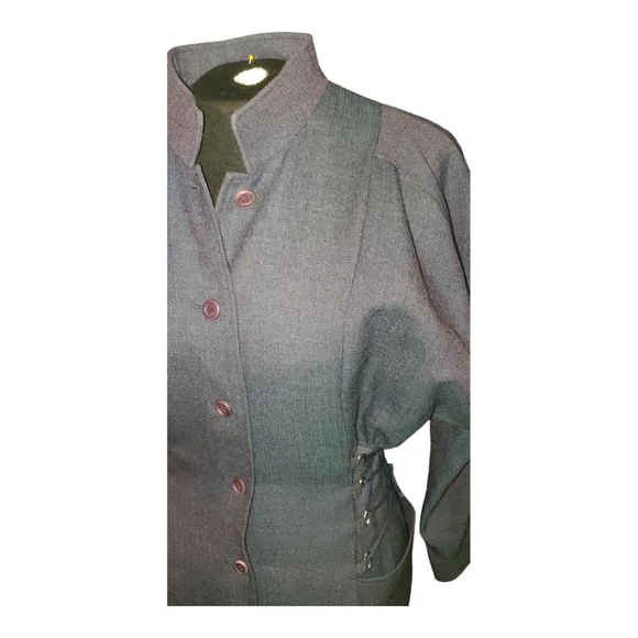 Very Cool  Small Womans Coat, lacing at sides. - Picture 5 of 9